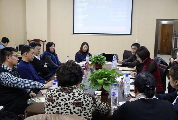 图为座谈会现场.jpg