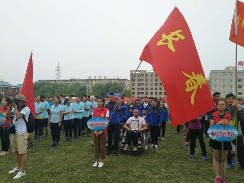 图为长春代表团在运动会现场.jpg