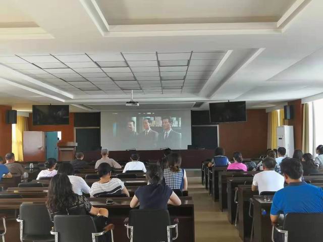 调整大小 市残联组织观看《建党伟业》.jpg