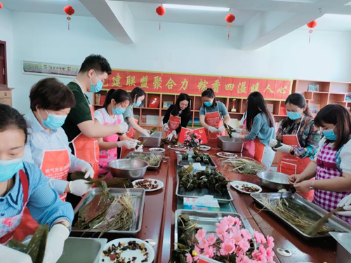 1623217743999757.png 包粽子.png