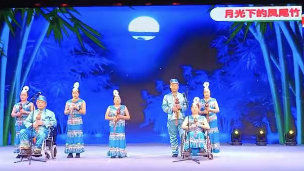 1638513669251460.jpg 表演222.jpg