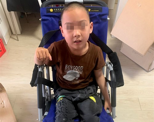 1655193179192956.jpg 张天瑞使用轮椅照片1_副本.jpg